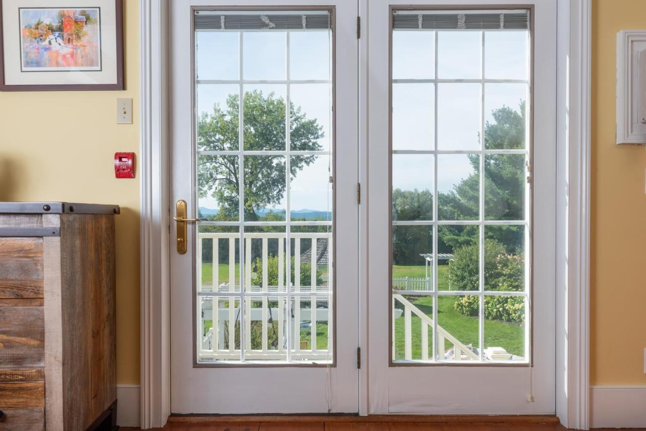 Strong House Inn Vergennes エクステリア 写真